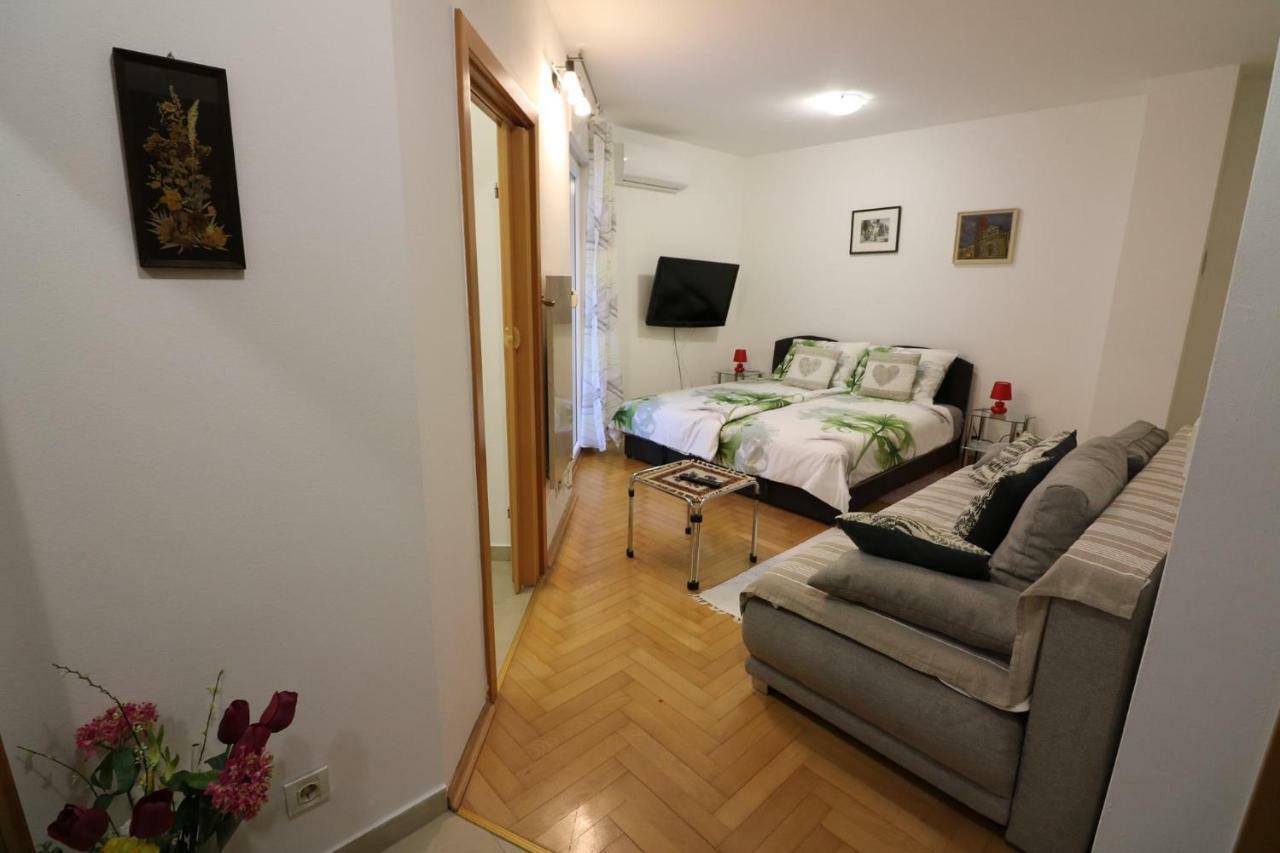 Ferienwohnung Benedetta Pula Exterior foto